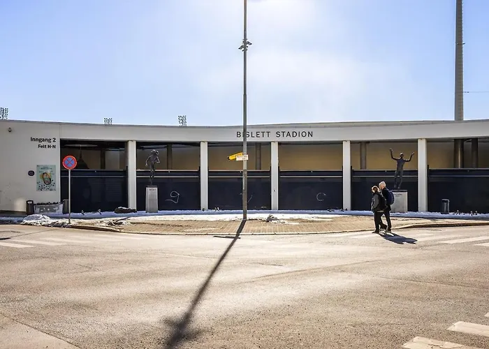 Royal Park Wifi Tv Quite Bus Tram *