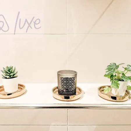 Royal Park Wifi Tv Quite Bus Tram