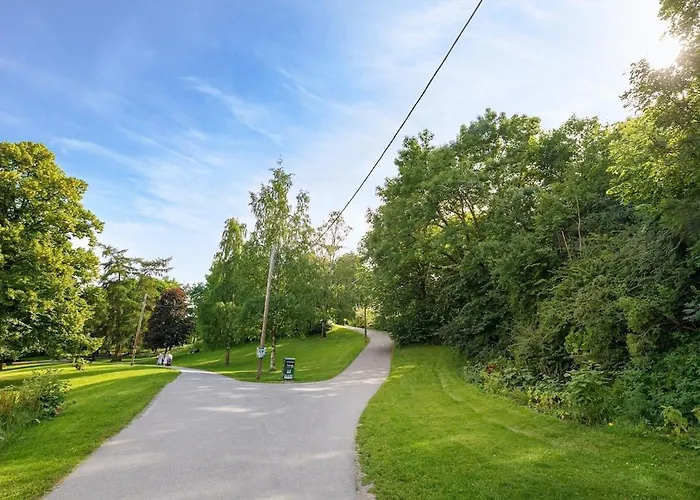 Royal Park Wifi Tv Quite Bus Tram Oslo