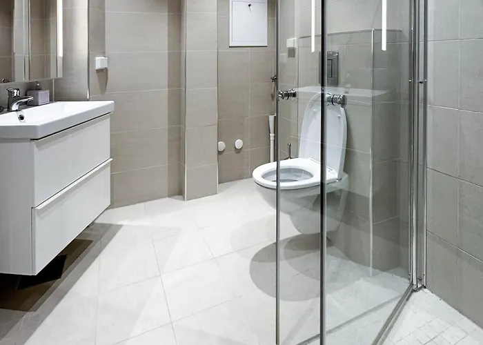 Royal Park Wifi Tv Quite Bus Tram *